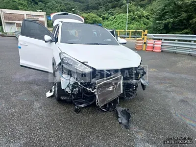 Photo 1 of 5: 2015 Hyundai Tucson TL 1.7, VIN KMHJ3815GGU045634 — Korean insurance auction