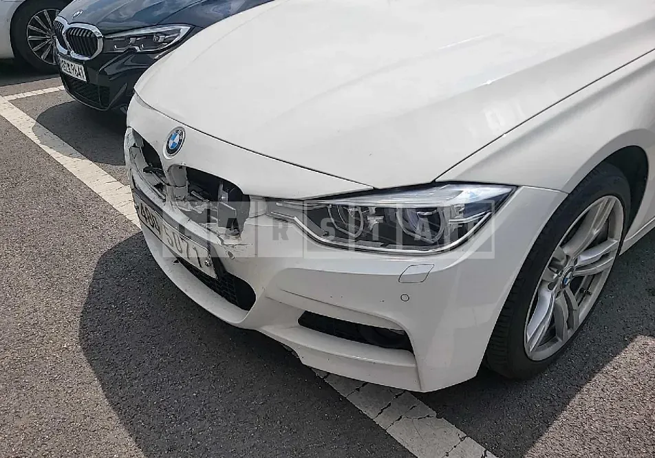 Photo 2 of 28: 2017 BMW 320d, VIN WBA8C5103HA069791 — Korean insurance auction