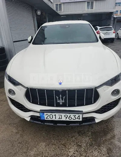 Photo 1 of 21: 2017 Maserati Levante Diesel, VIN ZN661TUG6HX231602 — Korean insurance auction