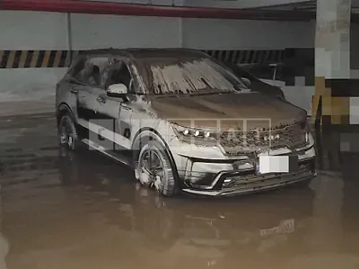 Photo 1 of 2: 2021 Kia Sorento, VIN KNARK81BHMA010781 — Korean insurance auction