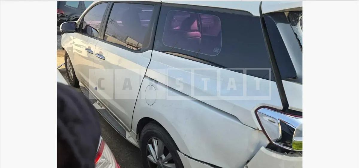 Photo 2 of 12: 2016 Kia Carnivals — Korean insurance auction