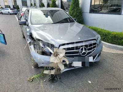 Photo 1 of 17: 2015 Mercedes-Benz E220 BlueTec — Korean insurance auction
