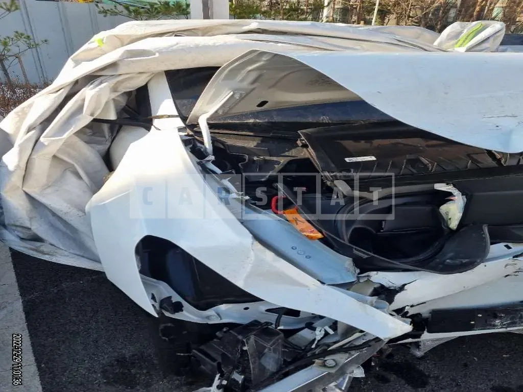 Photo 2 of 22: 2022 Tesla Model Y LongRange, VIN 7SAYGDEE4NF497866 — Korean insurance auction