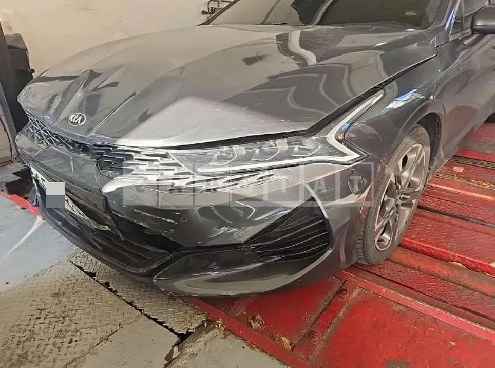 Photo 2 of 47: 2020 Kia K5 — Korean insurance auction