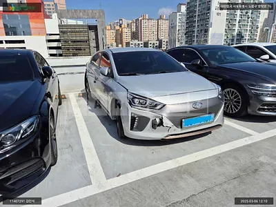 Photo 1 of 39: 2018 Hyundai IONIQ Electric, VIN KMHC051HFJU027290 — Korean insurance auction