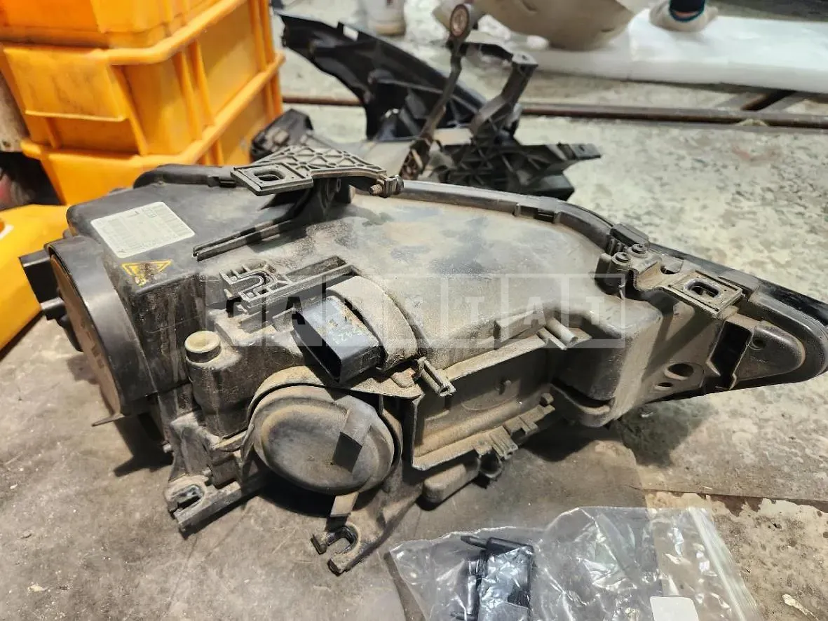 Photo 2 of 3: 2015 Audi (parts) A4 30 TDI Light Cover — Korean insurance auction