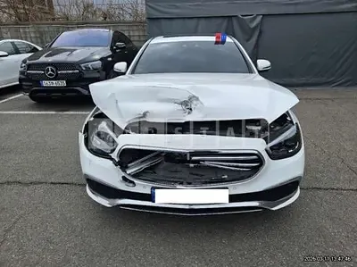 Photo 1 of 40: 2022 Mercedes-Benz E250 — Korean insurance auction