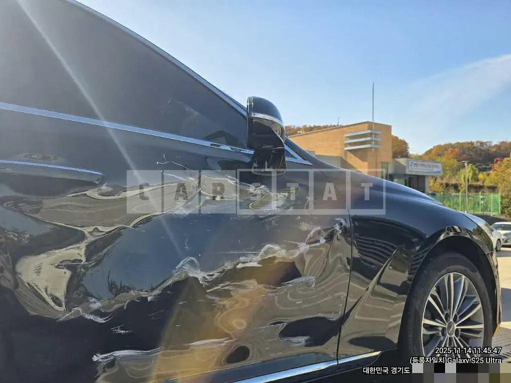 Photo 2 of 11: 2017 Genesis EQ900 — Korean insurance auction