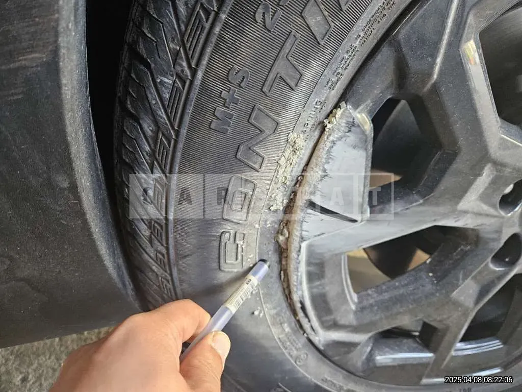 Photo 2 of 3: 2025 Kia (parts) Sorento Hybrid Wheel — Korean insurance auction