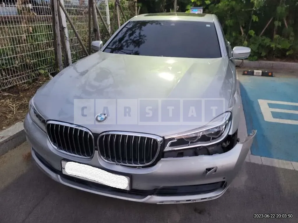 Photo 2 of 42: 2016 BMW 730Ld xDrive, VIN WBA7G6105GG678978 — Korean insurance auction