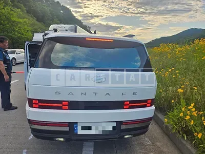 Photo 1 of 16: 2023 Hyundai Santa Fe Hybrid — Korean insurance auction