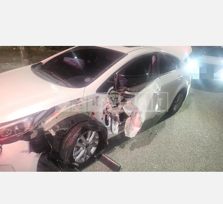 Photo 2 of 6: 2016 Kia Kz — Korean insurance auction