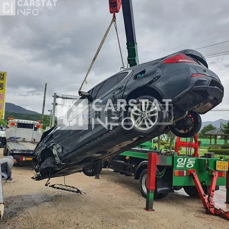 Photo 2 of 6: 2018 Genesis G70, VIN KMTG641BBJU008069 — Korean insurance auction