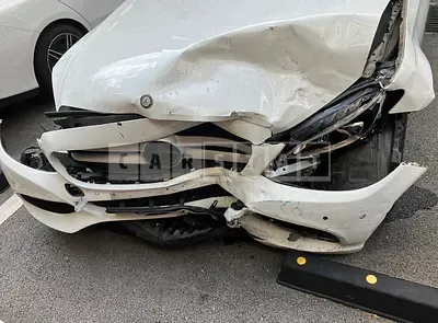 Photo 1 of 7: 2015 Mercedes-Benz C 200 — Korean insurance auction