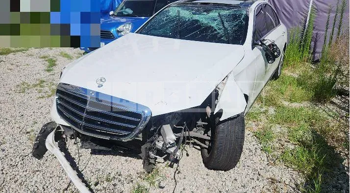 Photo 2 of 13: 2019 Mercedes-Benz E300 — Korean insurance auction