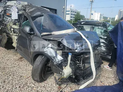 Photo 1 of 9: 2015 Hyundai Santa Fe, VIN KMHSW81UDFU440788 — Korean insurance auction