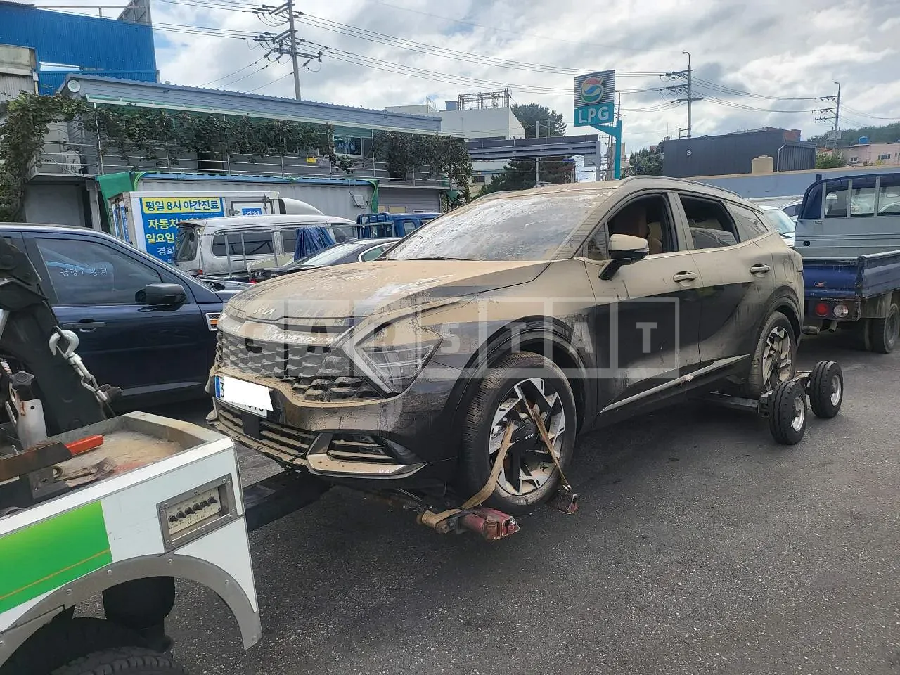 Photo 2 of 5: 2023 Kia Sportage, VIN KNAPV81BGRK219318 — Korean insurance auction