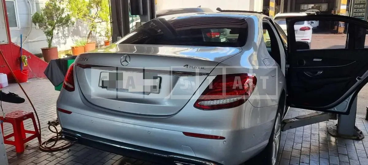 Photo 2 of 16: 2017 Mercedes-Benz E220d, VIN WDDZF0EB7HA181724 — Korean insurance auction