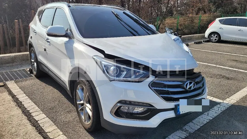 Photo 2 of 8: 2016 Hyundai Santa Fe 2.0, VIN KMHSW81UBHU737718 — Korean insurance auction