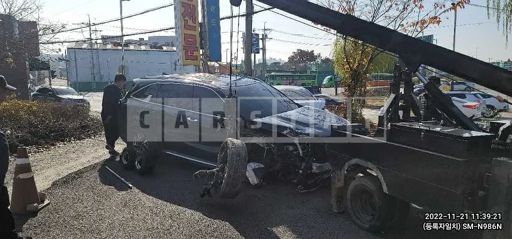 Photo 2 of 15: 2021 Kia Sorento, VIN KNARL81GBMA020428 — Korean insurance auction