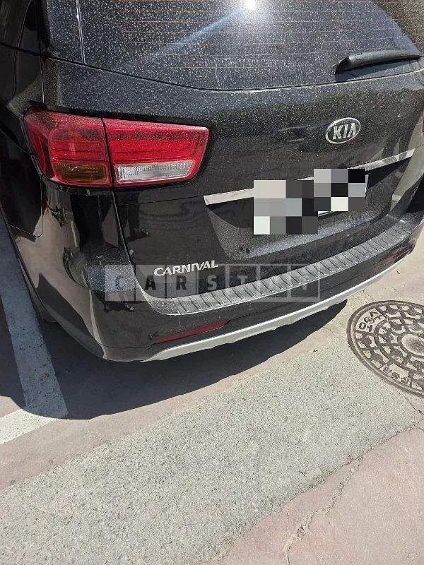 Photo 2 of 9: 2017 Kia Carnivals — Korean insurance auction