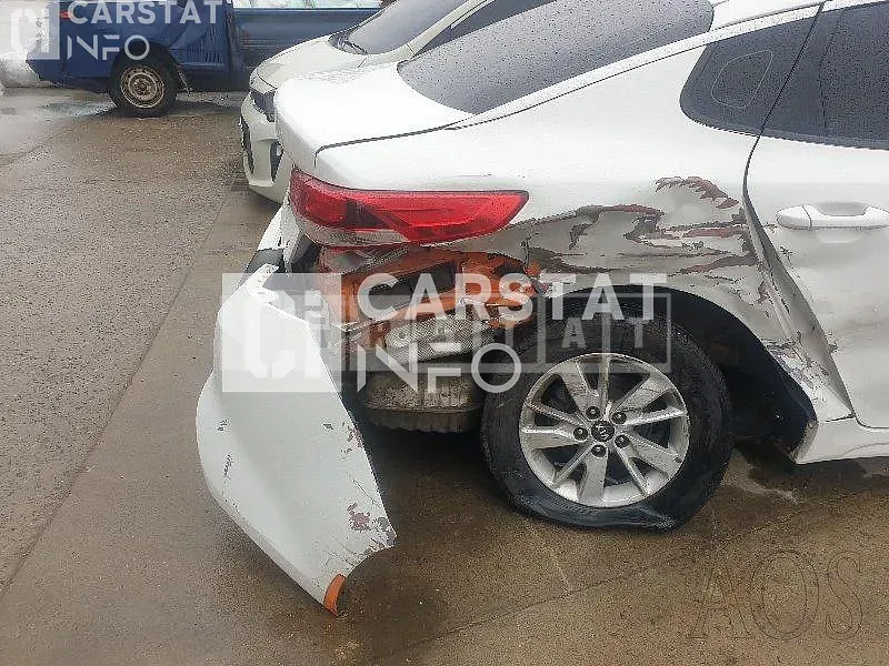 Photo 2 of 12: 2017 Kia K5 2.0(LPI), VIN KNAGU416BHA151747 — Korean insurance auction