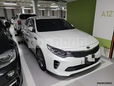 Photo 1 of 12: 2017 Kia K5 2.0, VIN KNAGS411BJA217607 — Korean insurance auction