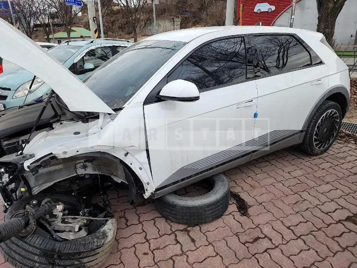 Photo 2 of 13: 2021 Hyundai IONIQ 5 Long Range, VIN KMHKR81AFNU028375 — Korean insurance auction