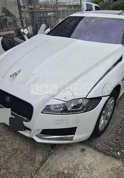 Photo 1 of 27: 2016 Jaguar XF 20d — Korean insurance auction