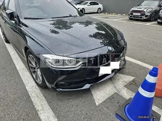 Photo 2 of 14: 2018 BMW 320d WLTP — Korean insurance auction