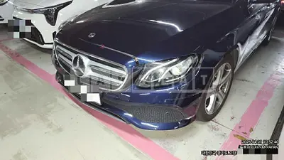Photo 1 of 8: 2018 Mercedes-Benz E200 — Korean insurance auction