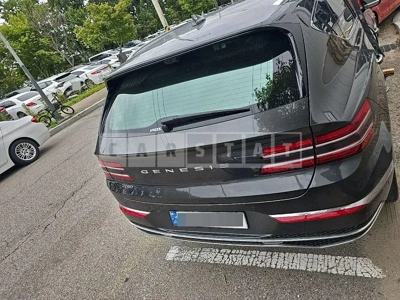 Photo 2 of 51: 2025 Genesis GV80 — Korean insurance auction