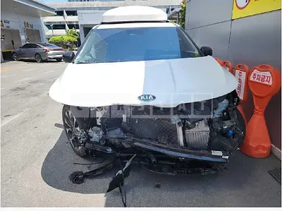 Photo 1 of 28: 2021 Kia Carnival — Korean insurance auction