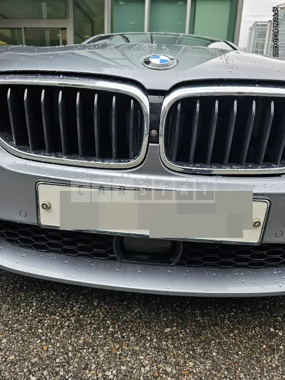 Photo 2 of 40: 2018 BMW 530i xDrive, VIN WBAJD910XJWC12513 — Korean insurance auction