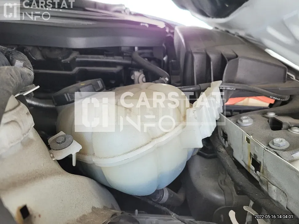 Photo 2 of 13: 2015 BMW 320d, VIN WBA8C5101GK634760 — Korean insurance auction