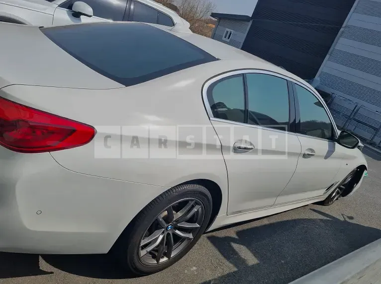 Photo 2 of 9: 2018 BMW 530i, VIN WBAJD3108JG970600 — Korean insurance auction