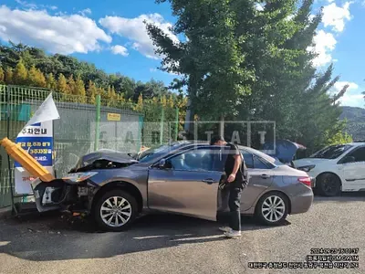 Photo 1 of 7: 2016 Toyota Camry — Korean insurance auction