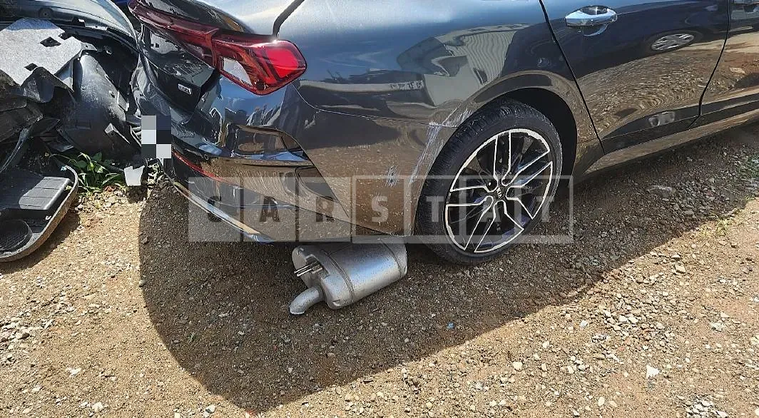 Photo 2 of 24: 2021 Kia K5, VIN KNAG6412BMA142455 — Korean insurance auction