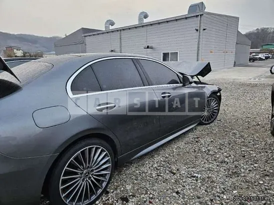 Photo 2 of 18: 2023 Mercedes-Benz C300 4Matic, VIN W1KAF4HB2PR088125 — Korean insurance auction