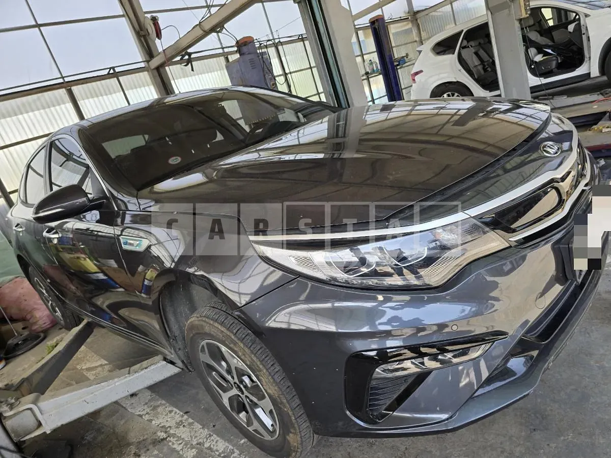 Photo 2 of 10: 2019 Kia K5 Hybrid — Korean insurance auction