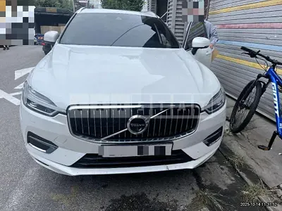 Photo 1 of 16: 2018 Volvo XC60D5 AWD — Korean insurance auction