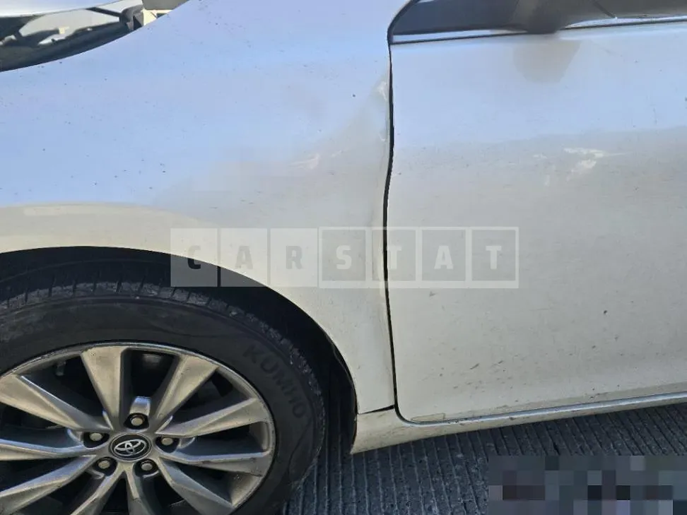 Photo 2 of 13: 2017 Toyota Camry — Korean insurance auction
