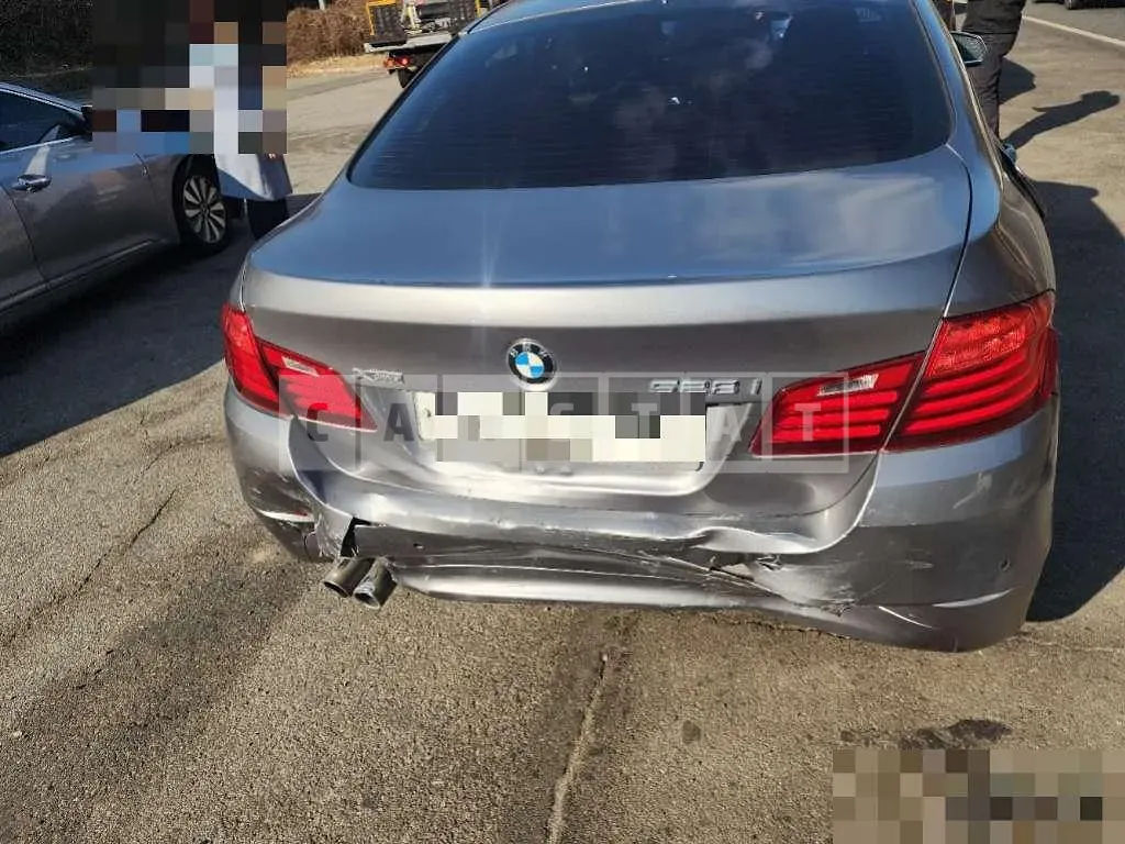 Photo 2 of 4: 2016 BMW 528i xDrive — Korean insurance auction
