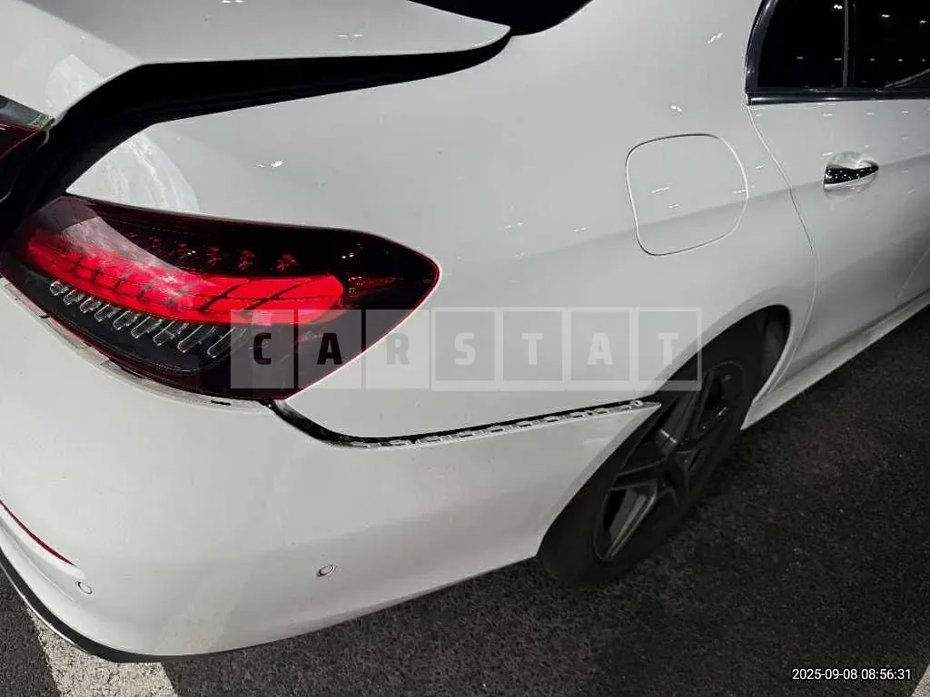 Photo 2 of 28: 2022 Mercedes-Benz E250 — Korean insurance auction