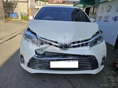 Photo 1 of 19: 2020 Toyota Sienna — Korean insurance auction