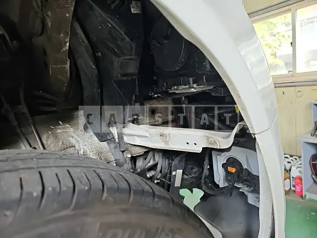 Photo 2 of 21: 2015 Audi A4 30 TDI, VIN WAUZZZ8K3FN027385 — Korean insurance auction