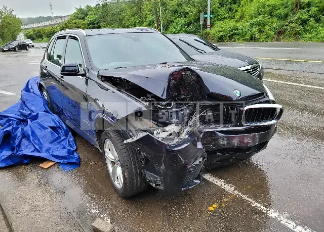 Photo 2 of 8: 2018 BMW X5 xDrive 30d, VIN WBAKS410XJ0Y73536 — Korean insurance auction