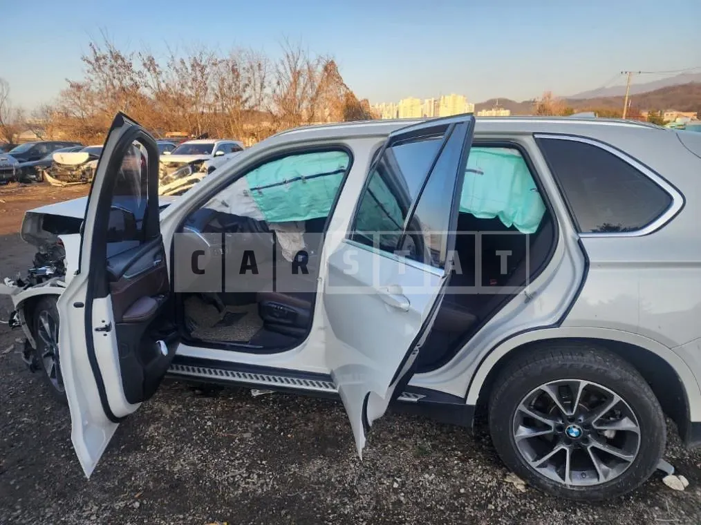 Photo 3 of 3: 2018 BMW X5 xDrive30d, VIN WBAKS4105J0Y67367 — Korean insurance auction