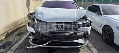 Photo 1 of 17: 2022 Audi Q4 e-tron 40 — Korean insurance auction