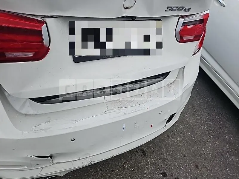 Photo 2 of 17: 2015 BMW 320d — Korean insurance auction